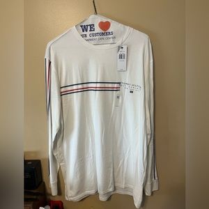 𝅺TOMMY Hilfiger shirt brand new